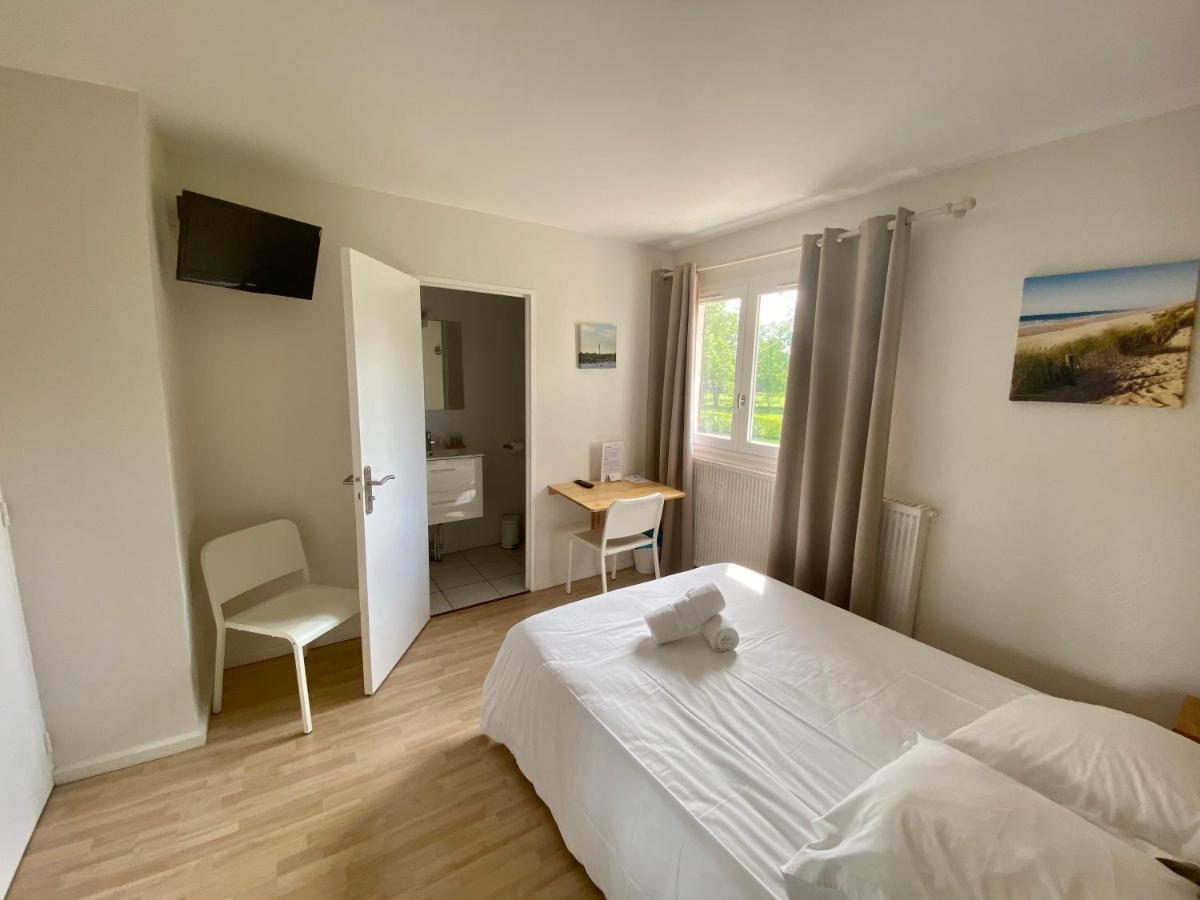 Hotel La Ferme D'En Chon บิสการ์รอส ห้อง รูปภาพ